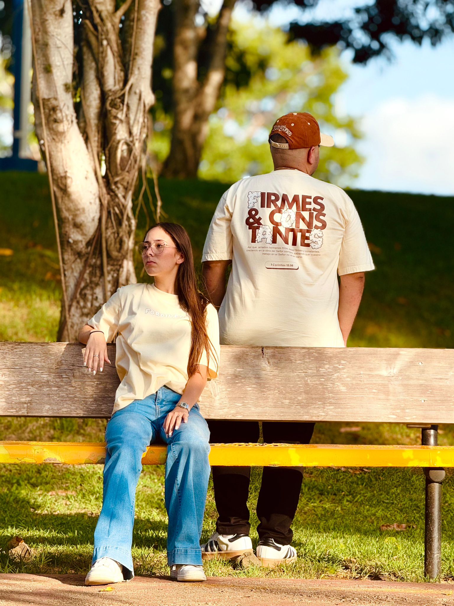Firmes y Constantes Cream T-Shirt